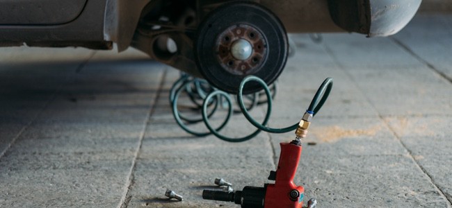 Car-With-Wheel-Off