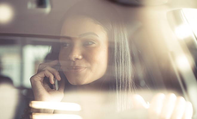 driver-talking-on-phone