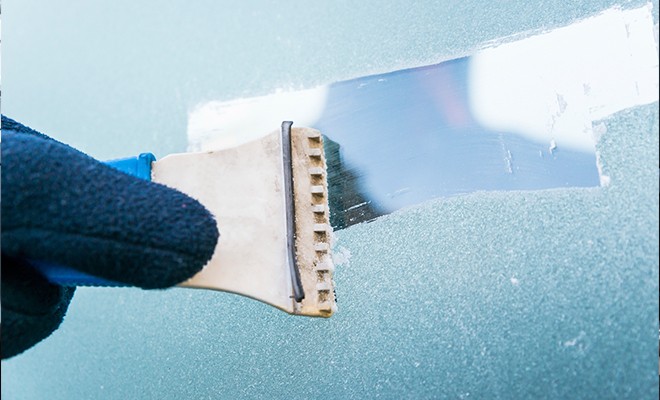 scraping-frost-off-windshield